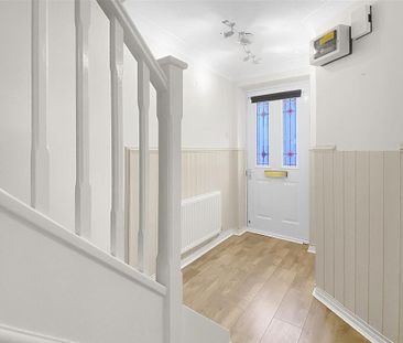 2 bedroom end of terrace house to rent - Photo 3