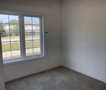 For Lease - 31 Pumpkin Corner Crescent Unit# 1, Barrie, Ontario - Photo 6