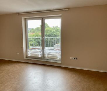 WG-Zimmer mit tollem Balkon für Schüler, Studenten oder Auszubildende! - Photo 1