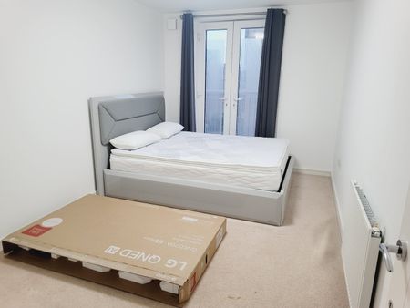 2 Bed Penthouse, Purley Way, CR0 - Photo 4