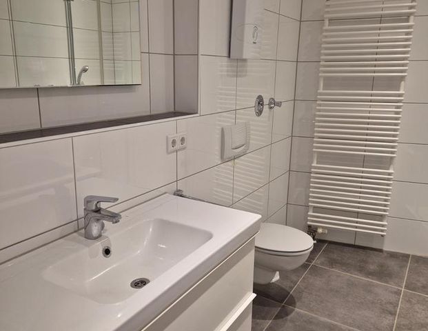 Barrierearme 2-Zimmer-Wohnung mit Balkon in zentraler Lage von - Photo 1