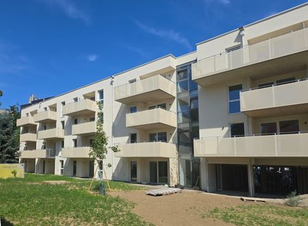 Erstbezug ab 01.10.2025: geförderte 3 Zimmer Wohnung mit Balkon in ruhiger und zentraler Lage - Puchstraße 34 - Top 21 - Photo 2