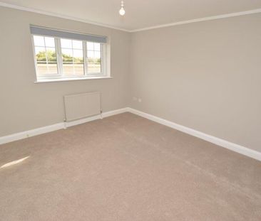 5 bedroom detached house to rent - Photo 3