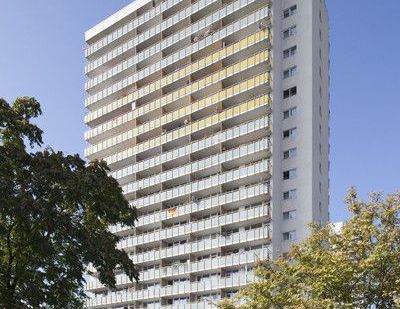 2-Zimmer-Wohnung mit atemberaubendem Mainz-Blick im 20. Stock - Photo 1