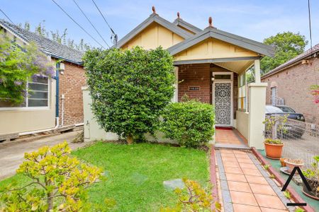 Perfectly Positioned 3-Bedroom Home in the Heart of Dulwich Hill - Photo 2