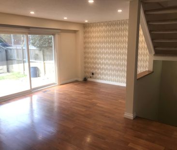 For Lease - 1580 Lancaster Drive Unit# 28, Oakville, Ontario - Photo 3