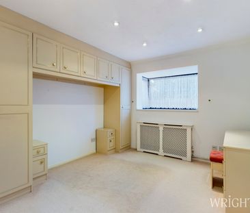 2 bedroom Mid Terraced House - PARKSIDE, WELWYN - Photo 1