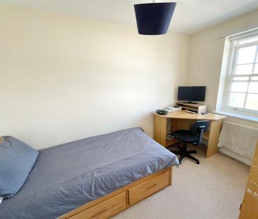 Staddiscombe Road, Staddiscombe, Plymouth - Photo 5