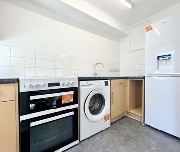 1 Bedroom Maisonette - Lower To Let - Photo 6