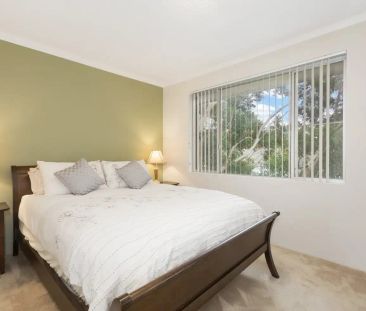 “Centrally Located Top Floor Apartment” - Photo 2