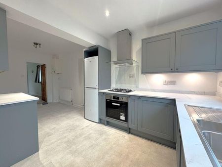 4 bedroom detached house to rent - Photo 5