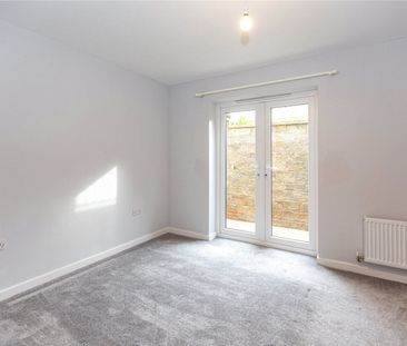 High Street, - Photo 4