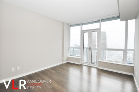 Sub-Penthouse in Downtown Vancouver, BC - Photo 2