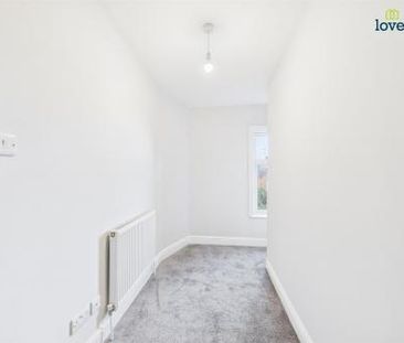 3 bedroom Terraced House To Let - Photo 5
