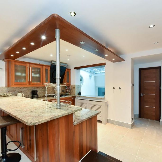 4 bedroom house to rent - Photo 1