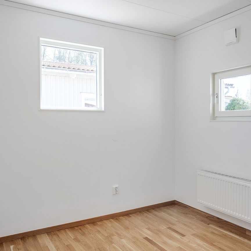 Högåsvägen, Knivsta - Foto 1