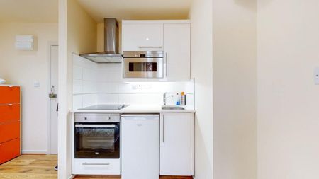 Studio to rent - Photo 3