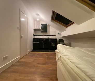 Studio Flat, Grange Park Road, CR7 - Photo 1