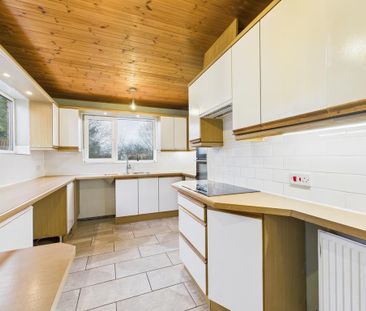 3 bedroom detached bungalow to rent - Photo 6