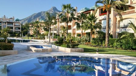 Apartamento planta baja en alquiler en Marbella, Marbella - Photo 5