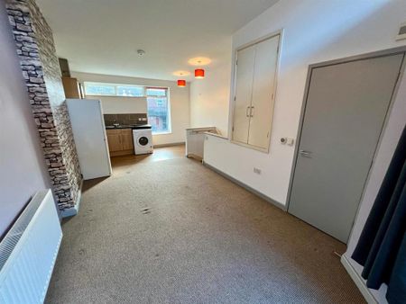 2 bedroom townhouse to rent - Photo 2