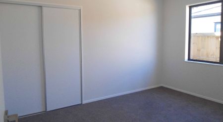 FAMILY HOME IN TAKANINI - Photo 2