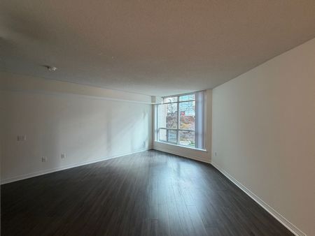 For Lease - 942 Yonge Street Unit# 207, Toronto, Ontario - Photo 4