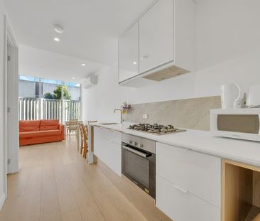 Stylish Furnished 1-Bedroom Apartment in Prime Brighton Location - ... - Photo 2