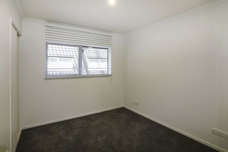 Inner City Apartment – Refurbished 3 bedroom, 1 bathroom - Photo 3