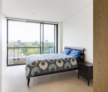 1008/250 St Kilda Road, Southbank VIC 3006 - Apartment For Rent | D... - Photo 3