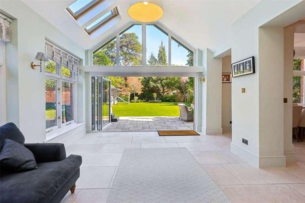 Ashley Road, Walton-on-thames, Surrey, KT12 - Photo 1