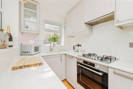 2 bedroom end of terrace house to rent - Photo 4