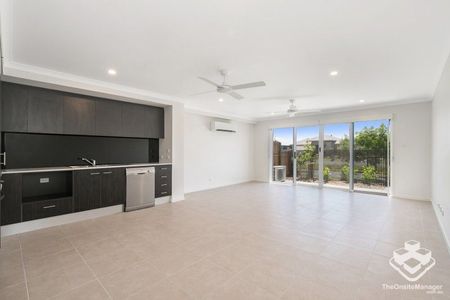 3 Bedroom Townhouses for Rent - Photo 5