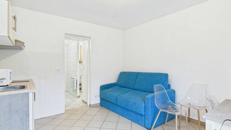 LOCATION STUDIO MEUBLE PONT A MOUSSON AVEC TERRASSE - Photo 2