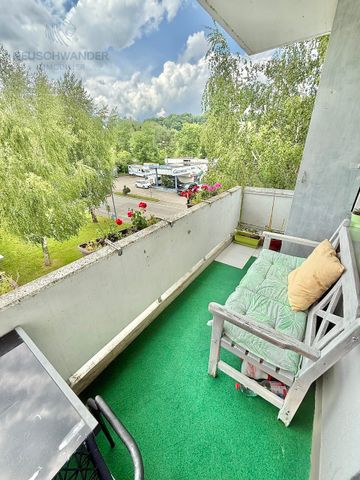 Bright and close to the center / Concierge service available! - Photo 4