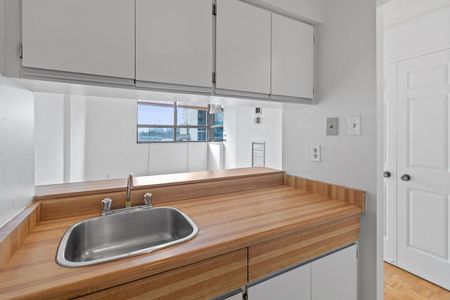 For Lease - 80 St. Patrick Street Unit# 714, Toronto, Ontario - Photo 2