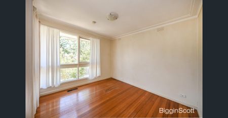 Modern 3-Bedroom Home in Prime Brentwood School Zone - Photo 3