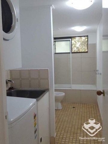 Two bedroom furnished apartment , walk to UQ St lucia campus - Photo 5