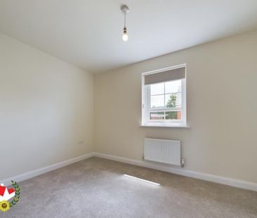 Rose Workman Road, Winnycroft, Gloucester - Photo 1