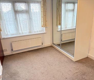 1 Bed Flat, Very Near Maple Grove Area, W5 - Photo 5