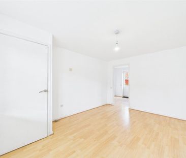 2 bedroom semi-detached house to rent - Photo 3