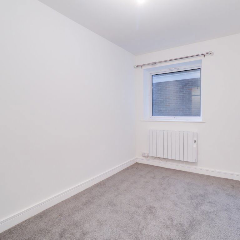 A 2 Bedroom Flat in Lansdown GL51 6PZ - Photo 1