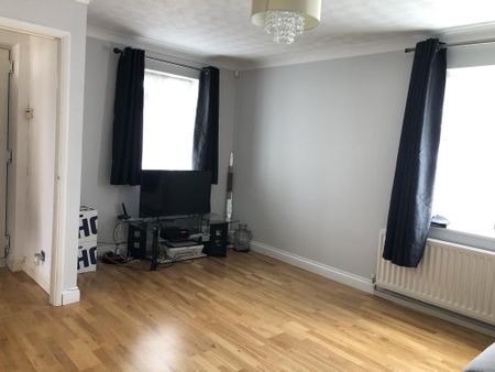 3 bedroom detached house to rent - Photo 2