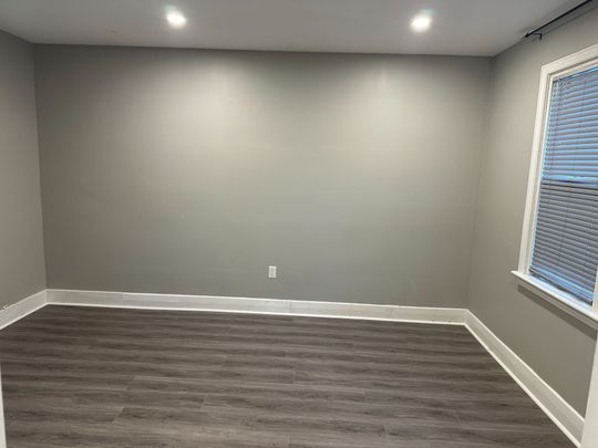 For Lease - 173 Warren Avenue Unit# Upper Level, Oshawa, Ontario - Photo 1