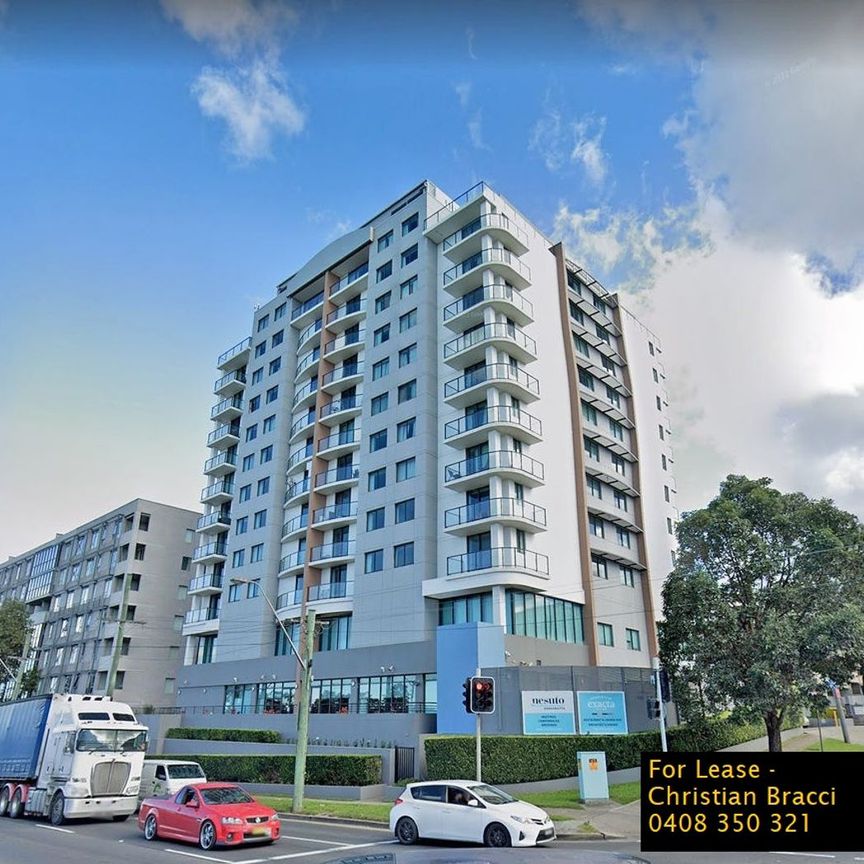 Fully Furnished Studio - With Parking - Photo 1