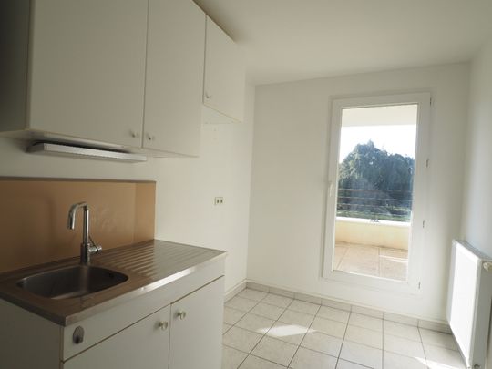 Appartement Guyancourt 3 pièce(s) 68.68 m2 - Photo 1