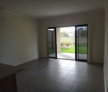 Fantastic Family Home in Upper Coomera - Photo 2