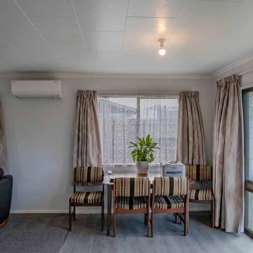 Tidy Home Close to Town - Photo 1