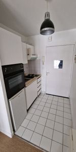 A LOUER AU CENTRE VILLE - STUDIO MEUBLE 18.61M² - Photo 4