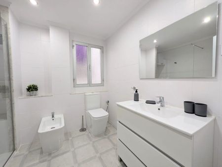 Carrer de Sant Pere, Valencia, Valencian Community 46011 - Photo 2